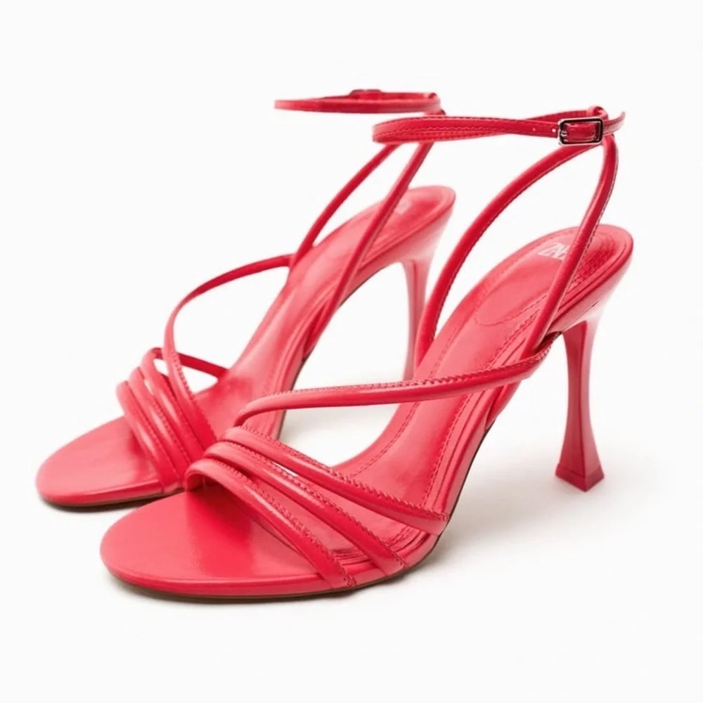 NWT. Zara Coral High Heeled Strap Sandals. Size 6, 10.
